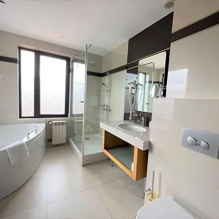 Private In Ruskovets 别墅 多布里尼什特